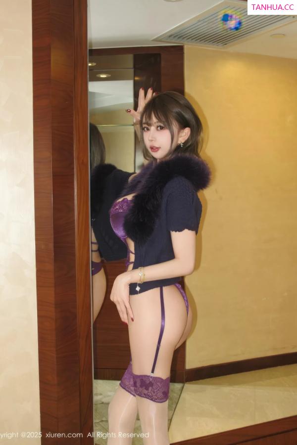   [XiuRen]高清写真图 2025.11.10 No.10967 Zoe柚柚 紫色吊袜第7张图片